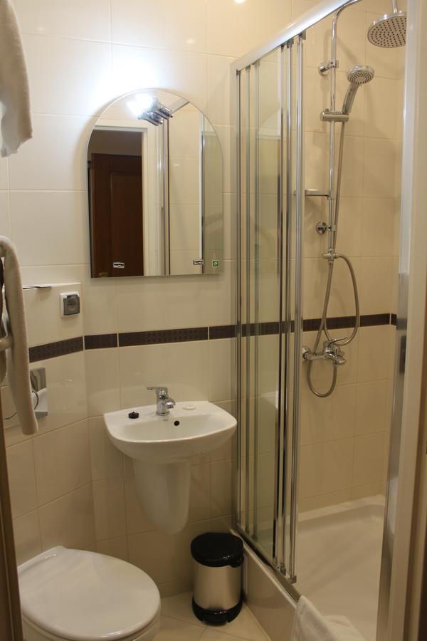 Hotel Oaza Prudnik Esterno foto