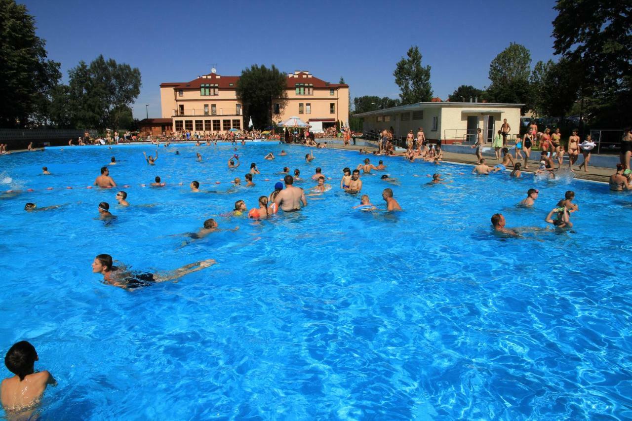 Hotel Oaza Prudnik Esterno foto