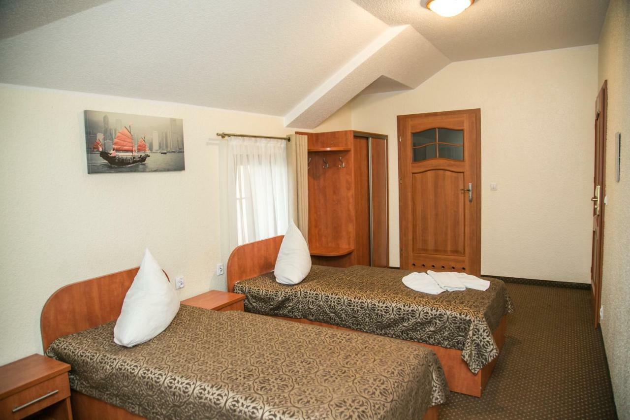 Hotel Oaza Prudnik Esterno foto